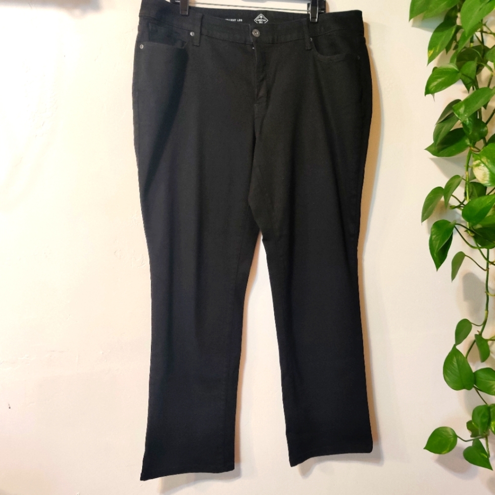 St John's Bay Straight Leg black Jeans 18